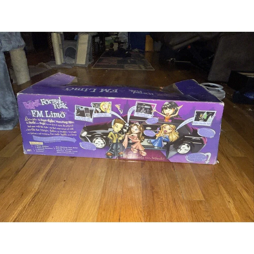 Bratz Formal Funk FM Limo Car Vehicle 2003 MGA Lights Horn Radio Damaged Box NIB